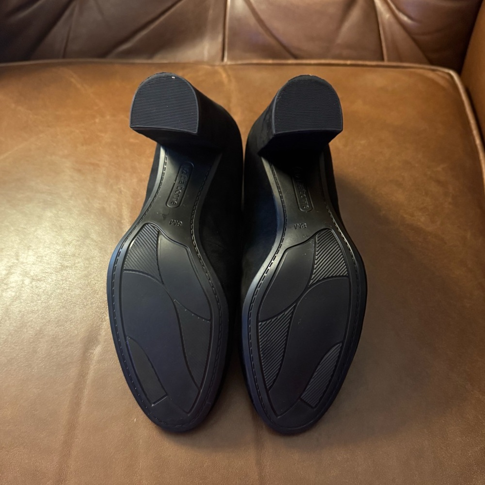 Liz Claiborne Black Faux Suede Heels Size 8 - Picture 5 of 5